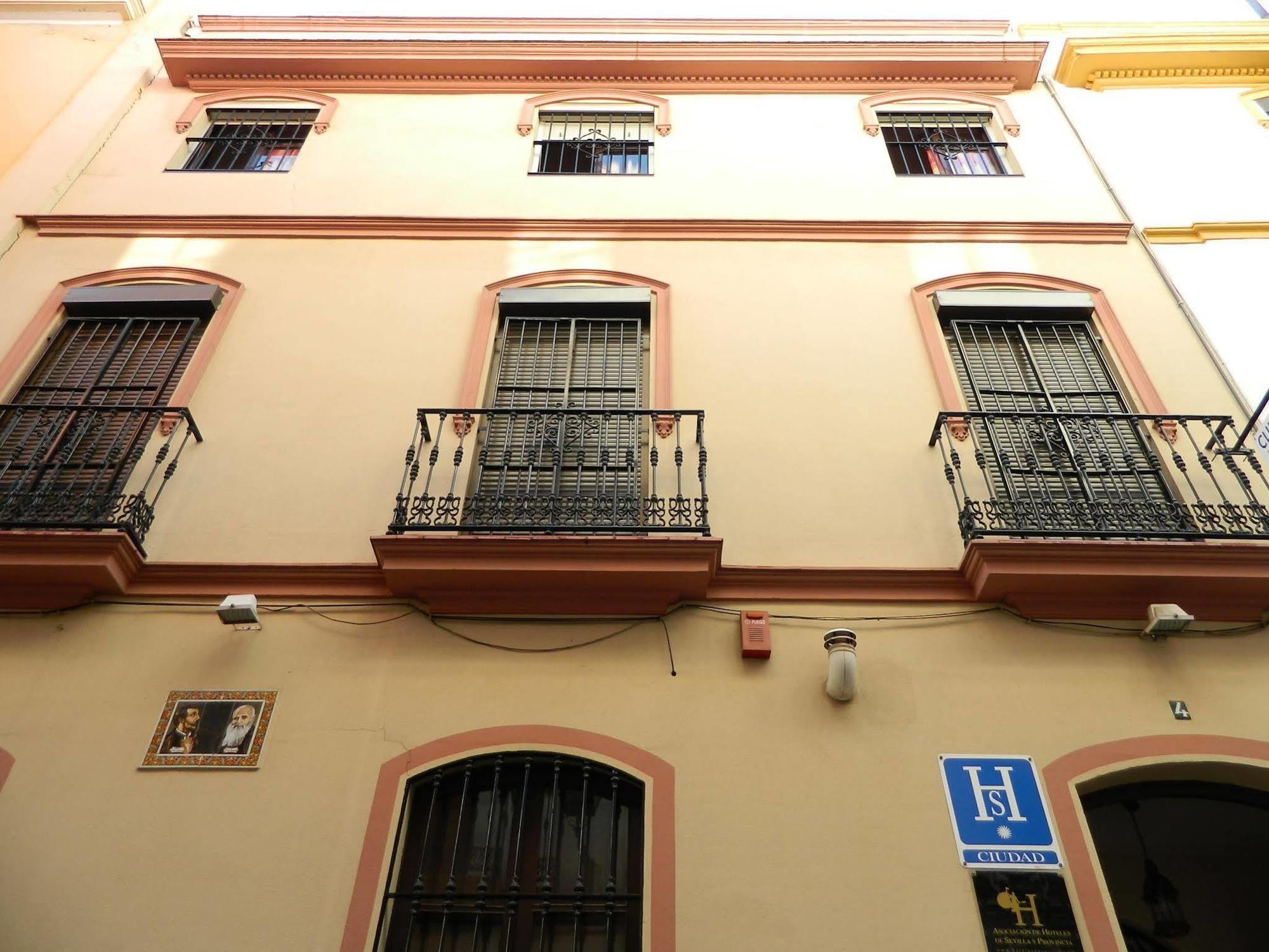 סביליה Hostal San Francisco מראה חיצוני תמונה